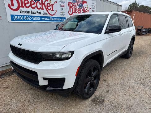Used 2023 Jeep Grand Cherokee L Laredo image 6