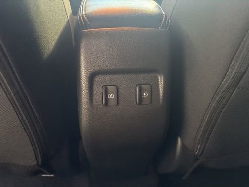 Used 2022 Nissan Kicks SR FWD image 6