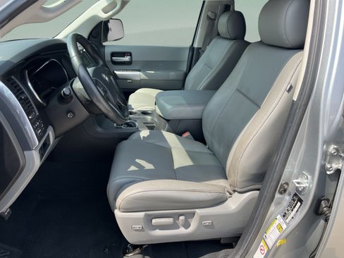 Used 2020 Toyota Sequoia Limited w/ Safety & Convenience Package AWD/4WD image 9