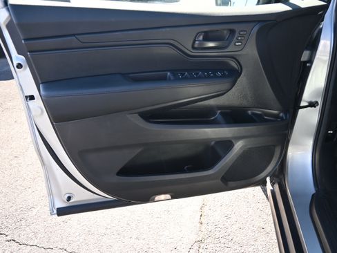 Used 2025 Honda Odyssey EX-L image 16