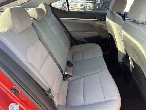 Used 2017 Hyundai Elantra SE image 14