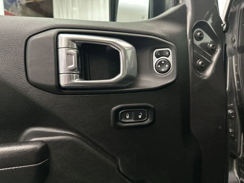Used 2022 Jeep Gladiator Mojave w/ LED Lighting Group AWD/4WD image 18