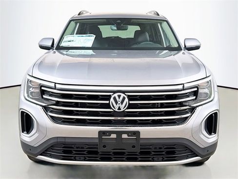 New 2026 Volkswagen Atlas SE image 2