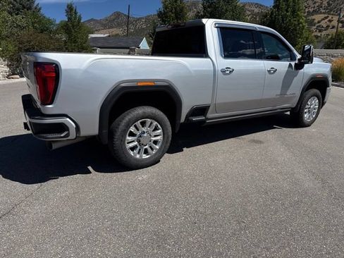 Used 2022 GMC Sierra 2500 Denali w/ Denali Ultimate Package AWD/4WD image 10