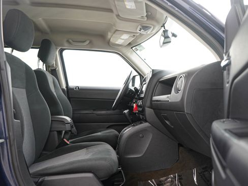 Used 2016 Jeep Patriot Latitude image 11