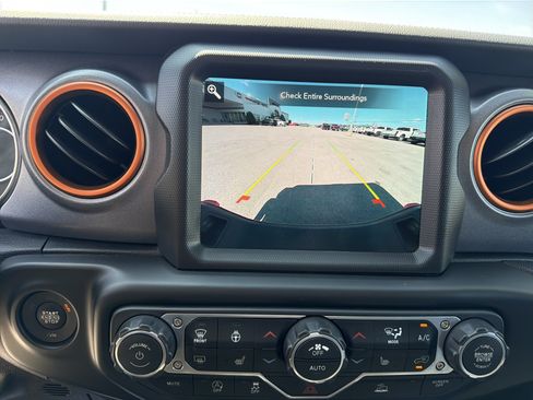 Used 2022 Jeep Gladiator Mojave w/ LED Lighting Group AWD/4WD image 27