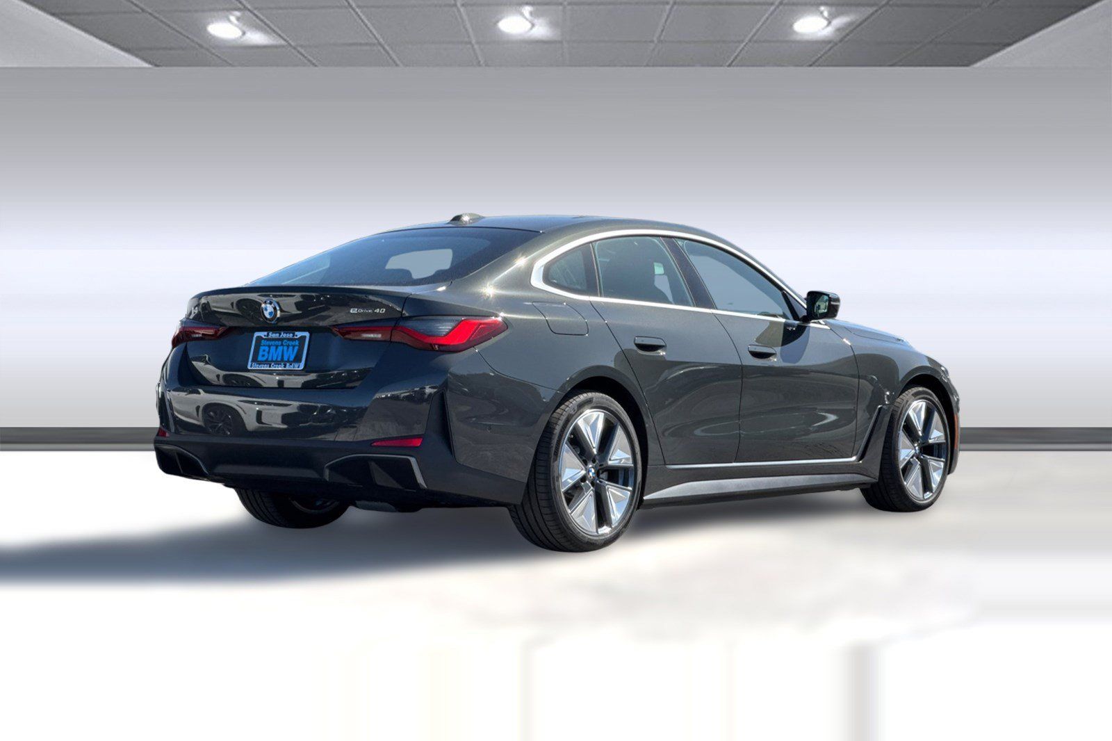 Used 2026 BMW i4 eDrive40 w/ Premium Package RWD image 9