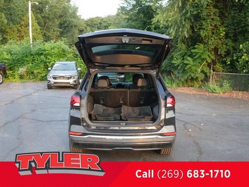 Used 2023 Chevrolet Equinox RS w/ RS Leather Package AWD/4WD image 13