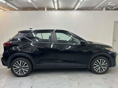 Used 2023 Nissan Kicks SV image 8