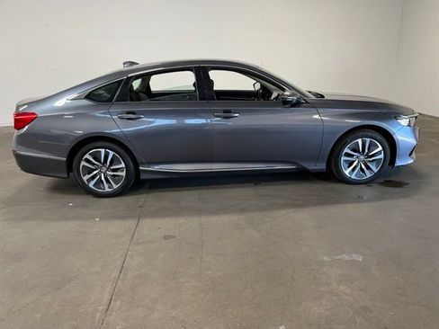 Used 2022 Honda Accord EX-L image 2