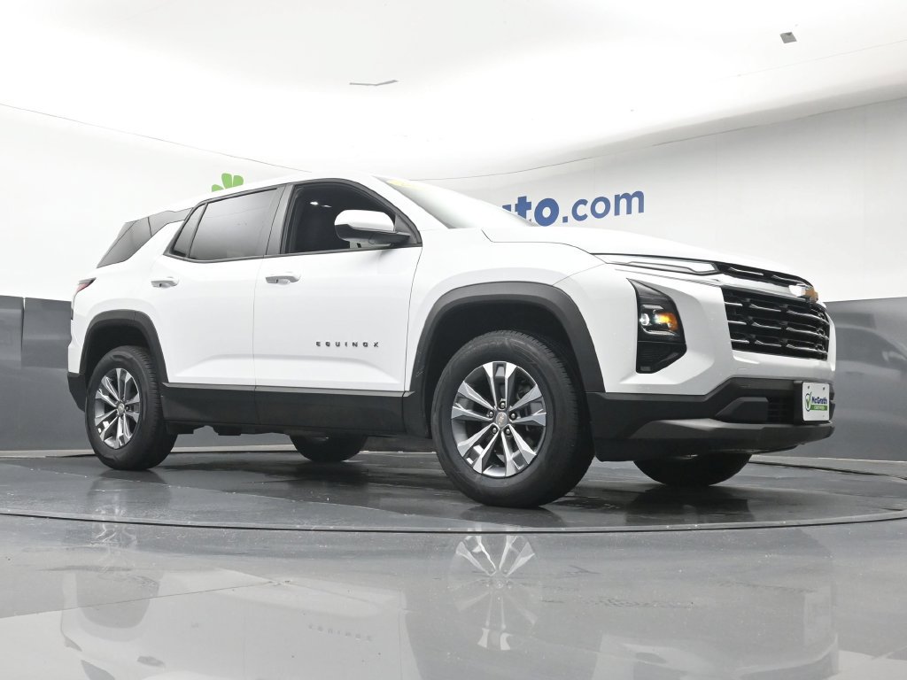 Used 2025 Chevrolet Equinox LT AWD/4WD image 26