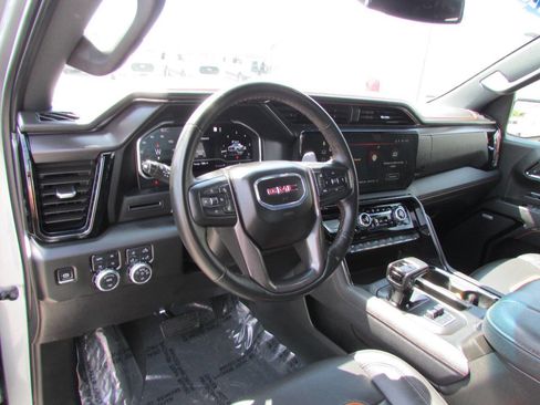 Used 2025 GMC Sierra 1500 AT4 AWD/4WD image 17