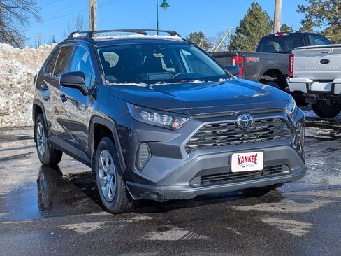 Used 2021 Toyota RAV4 LE image 28