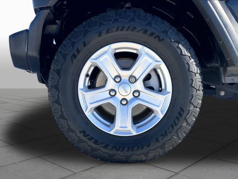 Used 2019 Jeep Wrangler Unlimited Sport S AWD/4WD image 9