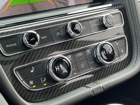 Certified 2022 Bentley Bentayga image 35