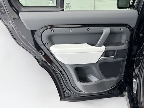 New 2026 Land Rover Defender 110 X-Dynamic SE AWD/4WD image 26