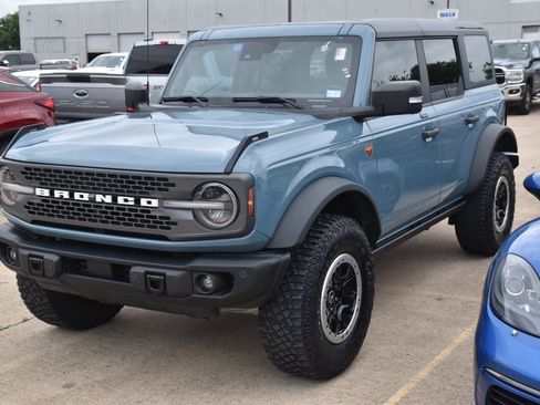 Certified 2023 Ford Bronco Badlands w/ Sasquatch Package image 2