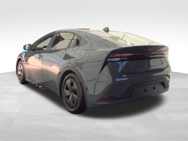 Used 2026 Toyota Prius LE FWD image 5