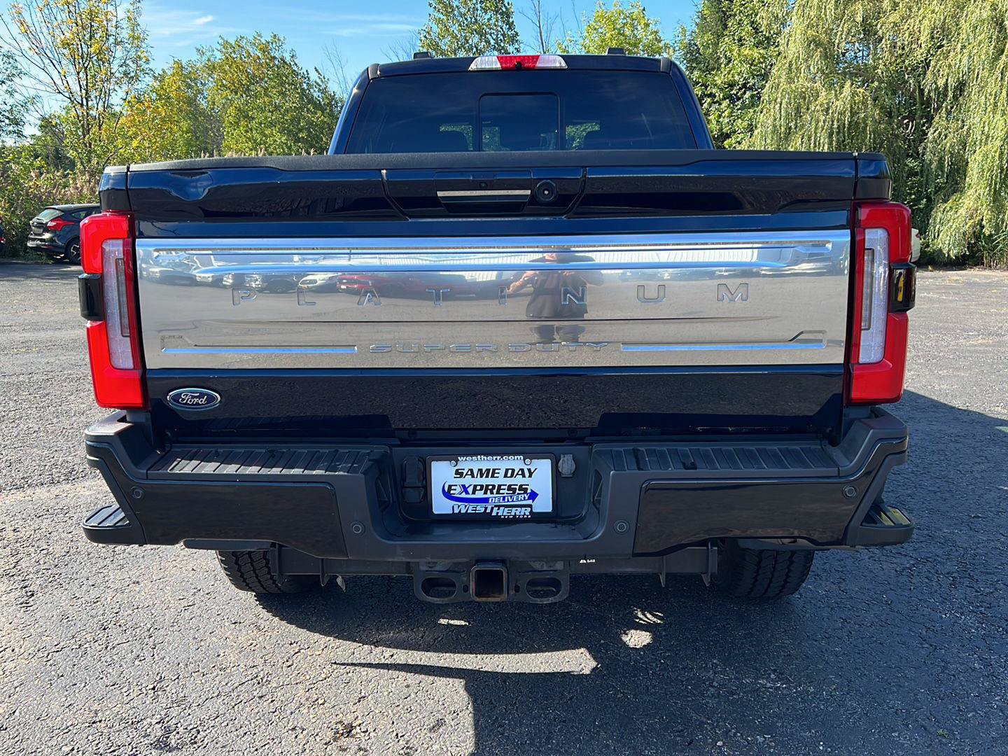 Used 2024 Ford F250 Platinum w/ FX4 Off-Road Package AWD/4WD image 24