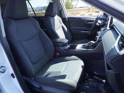 Used 2025 Toyota RAV4 XLE FWD image 12