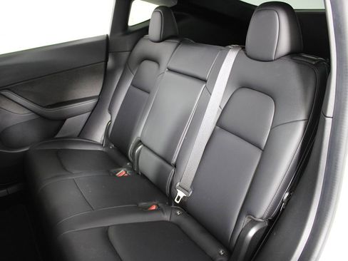 Used 2021 Tesla Model Y Long Range AWD/4WD image 23