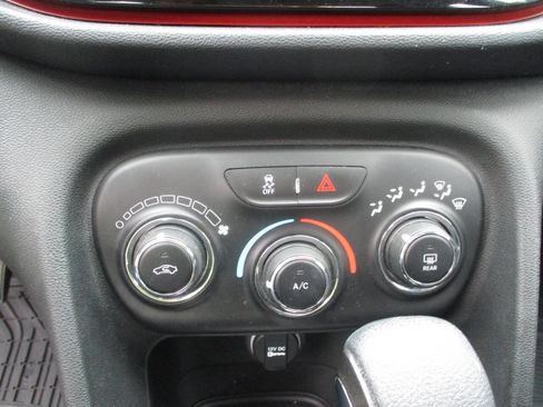 Used 2015 Dodge Dart SE w/ Convenience Group FWD image 10