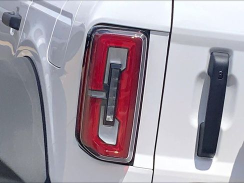 New 2026 Ford Bronco Badlands w/ Sasquatch Package AWD/4WD image 14