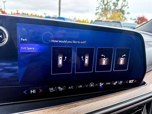 Used 2025 Chevrolet Suburban High Country image 79