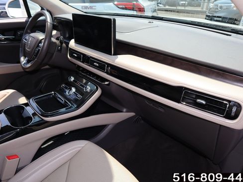 Used 2023 Lincoln Nautilus Reserve AWD/4WD image 21