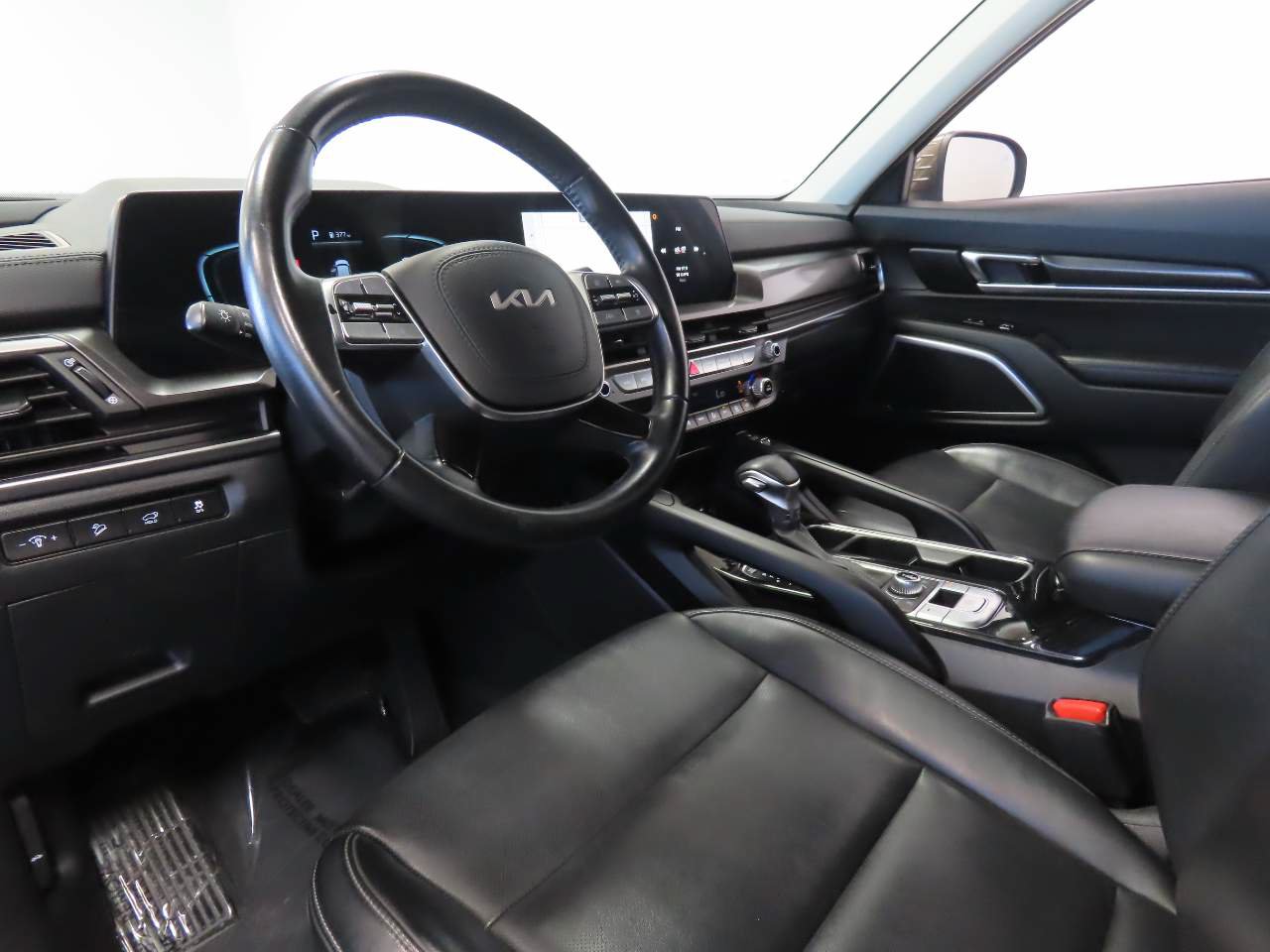 Used 2025 Kia Telluride S AWD/4WD image 14