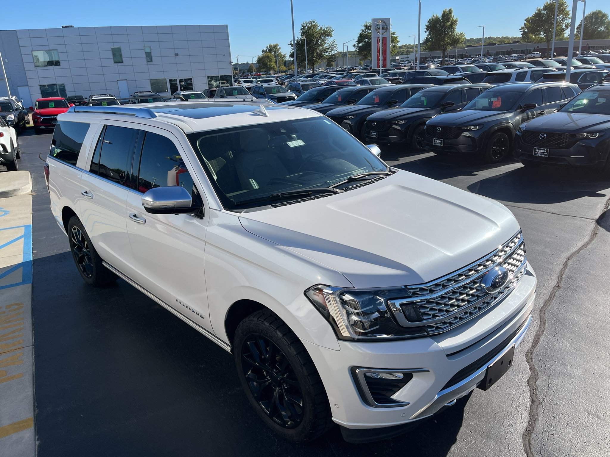 Used 2018 Ford Expedition Max Platinum AWD/4WD image 7