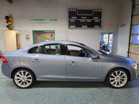 Used 2018 Volvo S60 T5 Inscription Platinum image 5