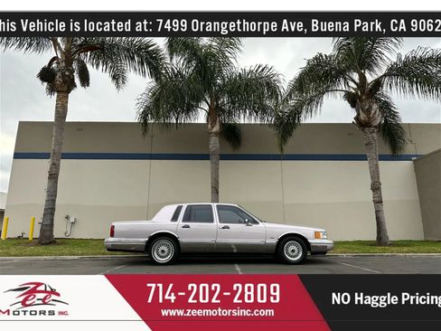 Used 1992 Lincoln Town Car Signature image 5