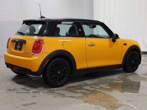 Used 2016 MINI Cooper 2-Door Hardtop image 9