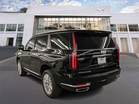 New 2026 Cadillac Escalade Luxury image 4