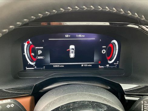 Used 2025 Nissan Pathfinder Platinum image 14