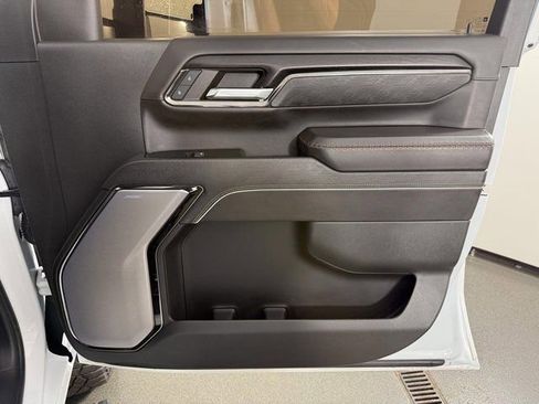 Used 2024 GMC Sierra 2500 AT4X image 24