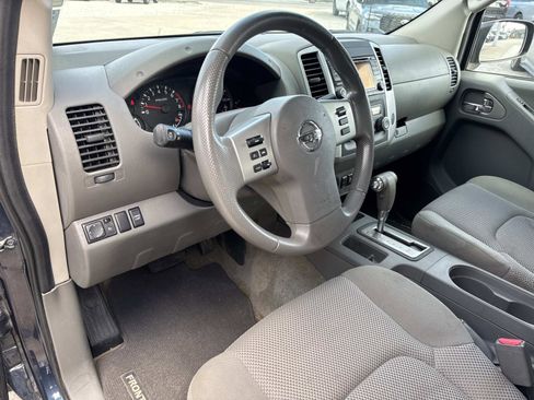 Used 2016 Nissan Frontier SV image 17