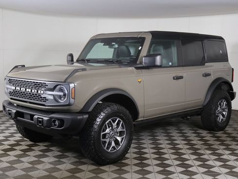 Used 2025 Ford Bronco Badlands AWD/4WD image 8