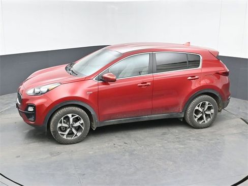 Used 2022 Kia Sportage LX image 34