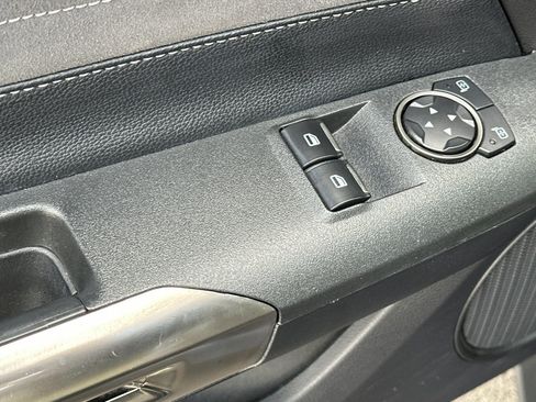 Used 2019 Ford Mustang Shelby GT350 w/ Technology Package image 12