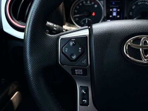 Used 2022 Toyota Tacoma SR5 RWD image 15
