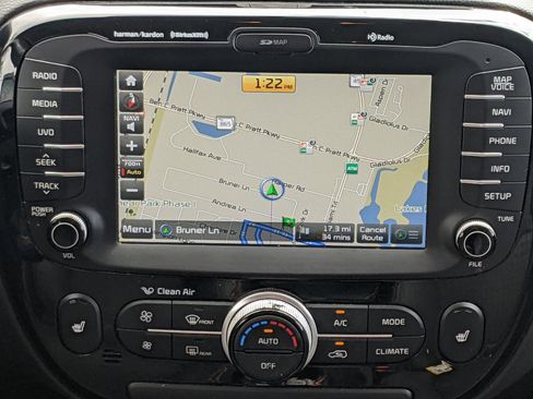 Certified 2017 Kia Soul ! w/ Tech Package image 15