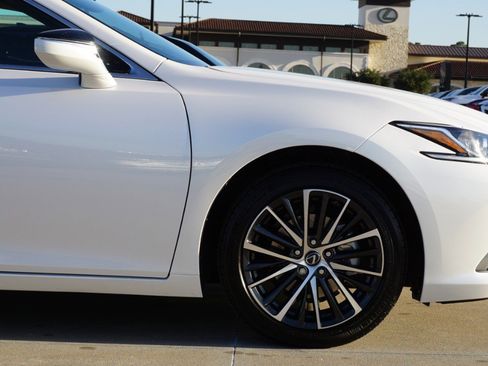 Certified 2024 Lexus ES 350 w/ Premium Package image 9