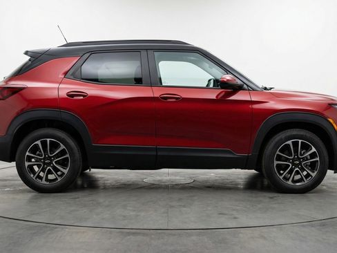 Used 2025 Chevrolet TrailBlazer LT FWD image 11
