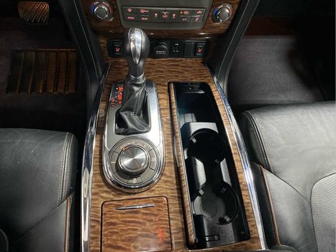 Used 2020 Nissan Armada SL w/ Premium Package image 18