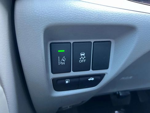 Used 2017 Acura TLX w/ Technology Package image 18