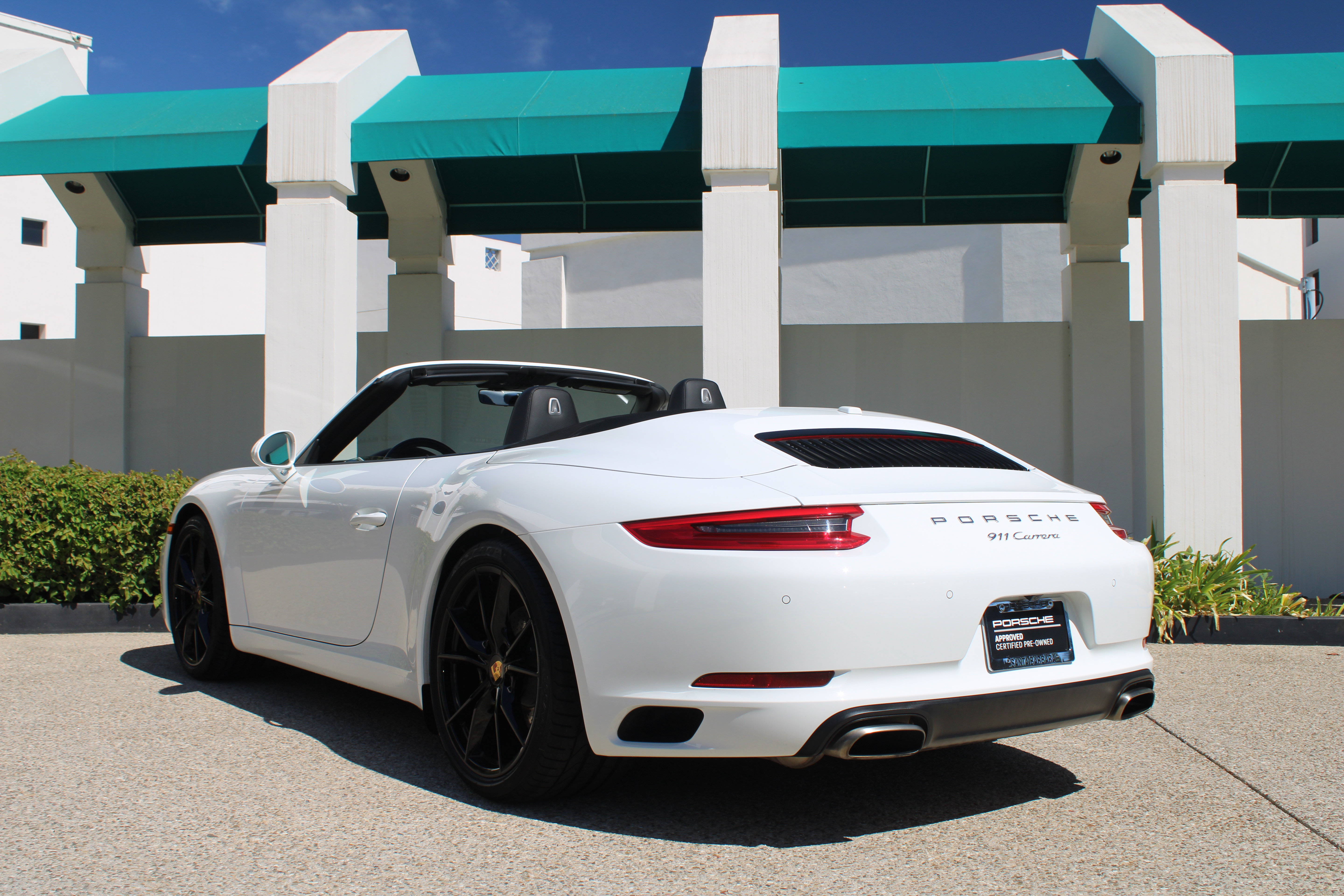 Certified 2018 Porsche 911 Carrera RWD image 3