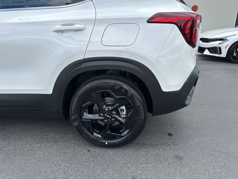 New 2026 Kia Seltos EX w/ EX Sunroof Package image 10