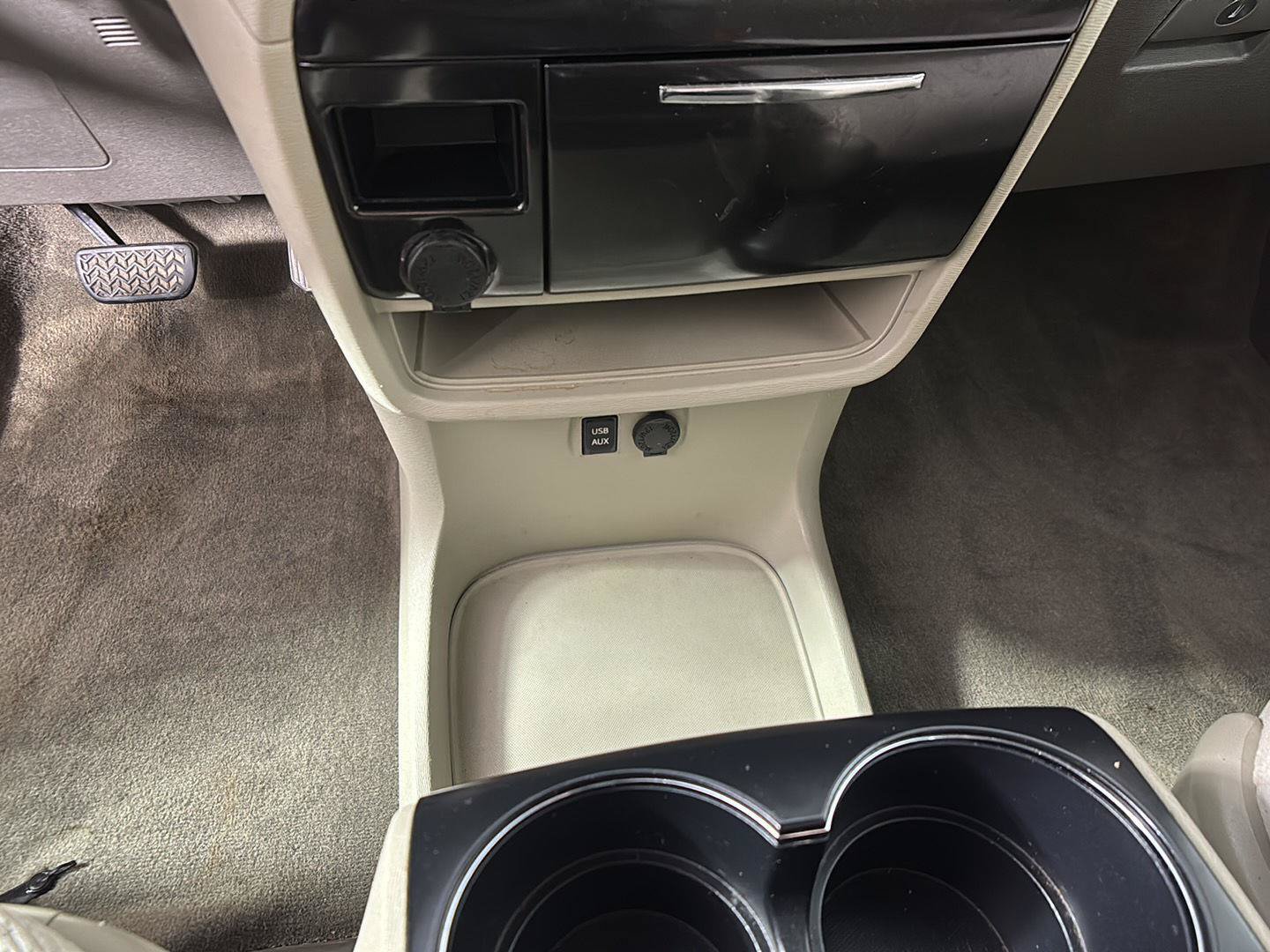 Used 2012 Toyota Sienna LE w/ Towing Pkg FWD image 34